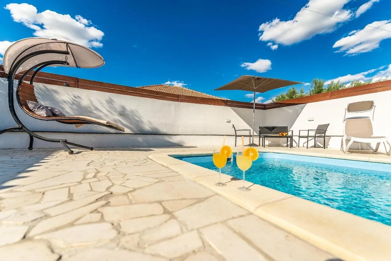 Apartment Apartman Luka Vrana