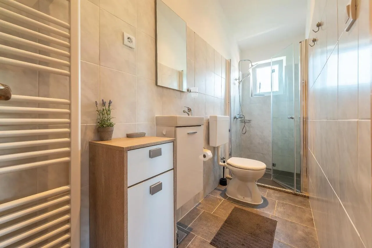 Apartment Apartman Luka Vrana  Kroatien